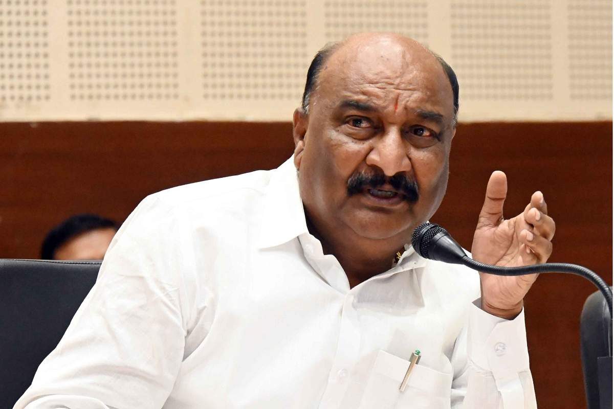 Shiv Sena Sandeepan Bhumre : बंडखोर आमदार संदिपान भुमरेंच शहर तब्बल 8 दिवस अंधारात, शिवसेना आक्रमक