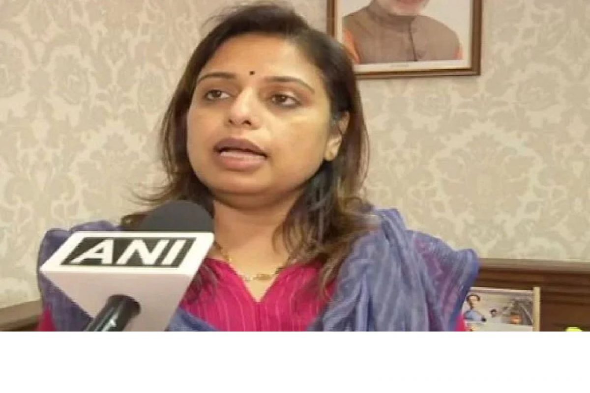 मुंबई महापालिकेतही शिवसेनेला खिंडार; सेनेच्या पहिल्या नगरसेविका शिंदे गटात