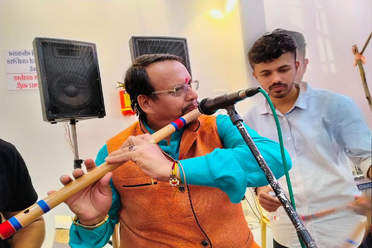 नाशिककरांची सकाळ प्रसन्न करण्याचा बच्छाव यांचा प्रयत्न आहे.