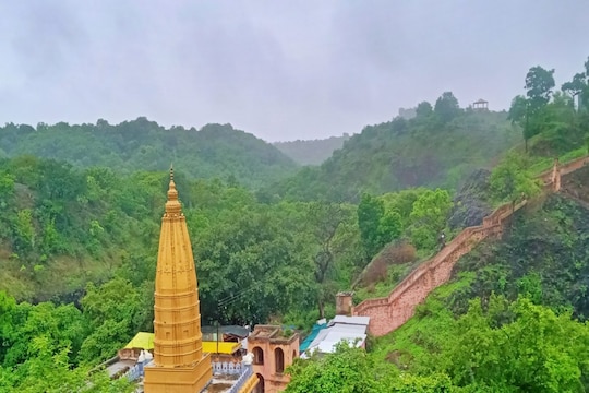 Osmanabad : रामानं बाण मारून पाणी काढलं ते रामलिंग देवस्थान, मनमोहक पर्यटनस्थळ म्हणूनही प्रसिद्ध