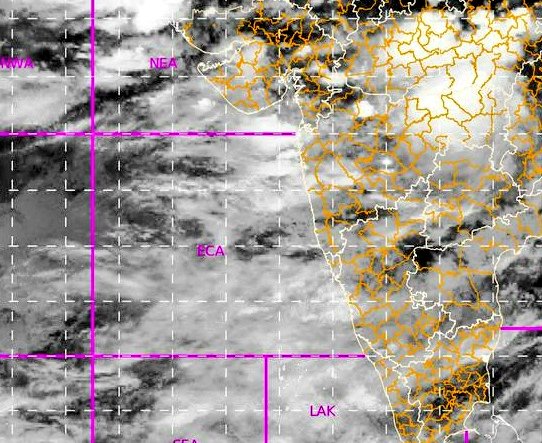 Weather Update : पावसाच्या धास्तीने प्रसाशन सज्ज, राज्यात पुढचे 4 दिवस अतिमुसळधार पावसाचा alert