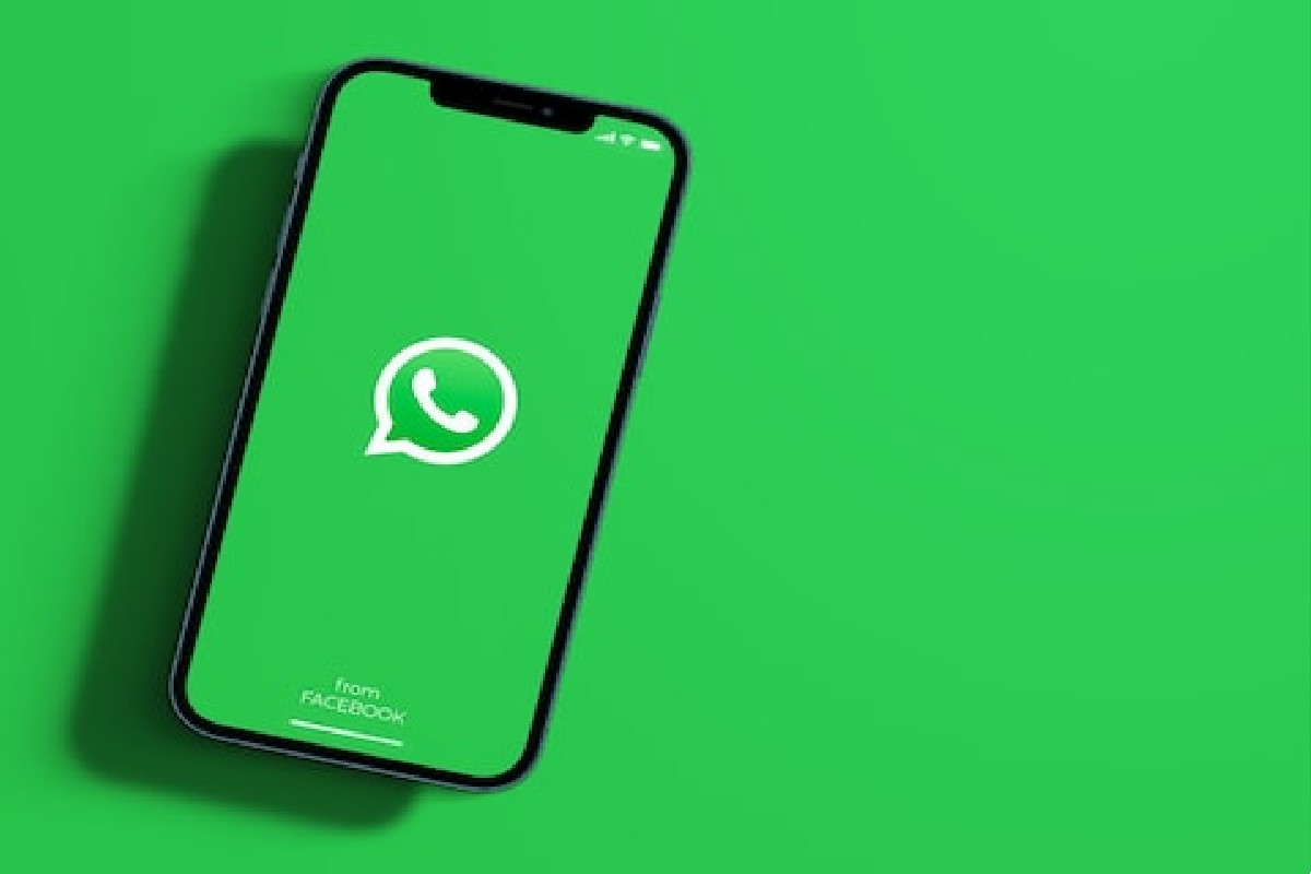 तुम्ही पाठवलेले मेसेज होतील आपोआप डिलिट! WhatsApp चं हे नवीन फिचर वापरलं का?