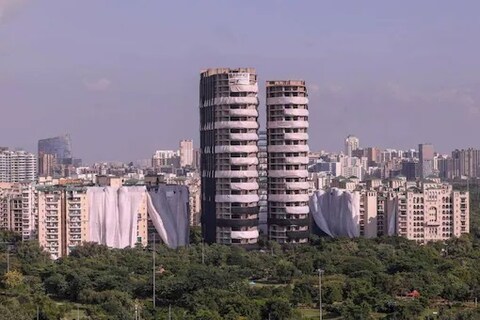 या गगचुंबी इमारती एकेकाळी शान होत्या. मात्र काही कारणांमुळे त्यांना पाडावं लागलं. आज ट्विन टॉवरव्यतिरिक्त अशा कुठल्या इमारती होत्या ज्या पाडण्यात आल्या त्याबद्दल जाणून घेऊया.