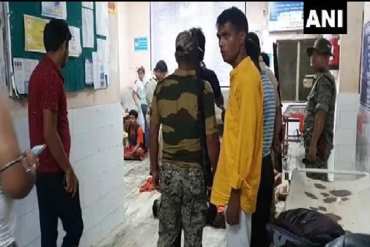 जनरेटरच्या वायरिंगने केला घात; पिकअप वाहनात करंट पसरल्यानं 10 जणांचा मृत्यू