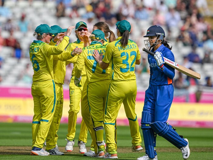 सलग सर्वाधिक एकदिवसीय सामने जिंकण्याचा विक्रम ऑस्ट्रेलियाच्या महिला संघाच्या नावावर आहे. त्यांनी 2018 ते 2021 दरम्यान सलग 26 सामने जिंकले. पुरुष गटातील हा विक्रम 21 असा आहे. ऑस्ट्रेलियाच्या पुरुष संघाने 2003 मध्ये ही कामगिरी केली होती. (पीटीआय)