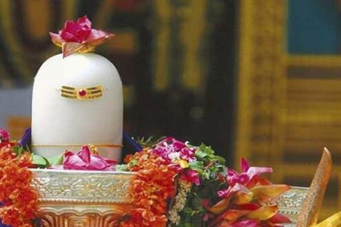 श्रावणात तुम्हालाही अशी स्वप्ने पडतात का? शिव महादेवाचा आशीर्वाद मिळण्याचे असतात ते संकेत श्रावणात तुम्हालाही अशी स्वप्ने पडतात का? शिव महादेवाचा आशीर्वाद मिळण्याचे असतात ते संकेत