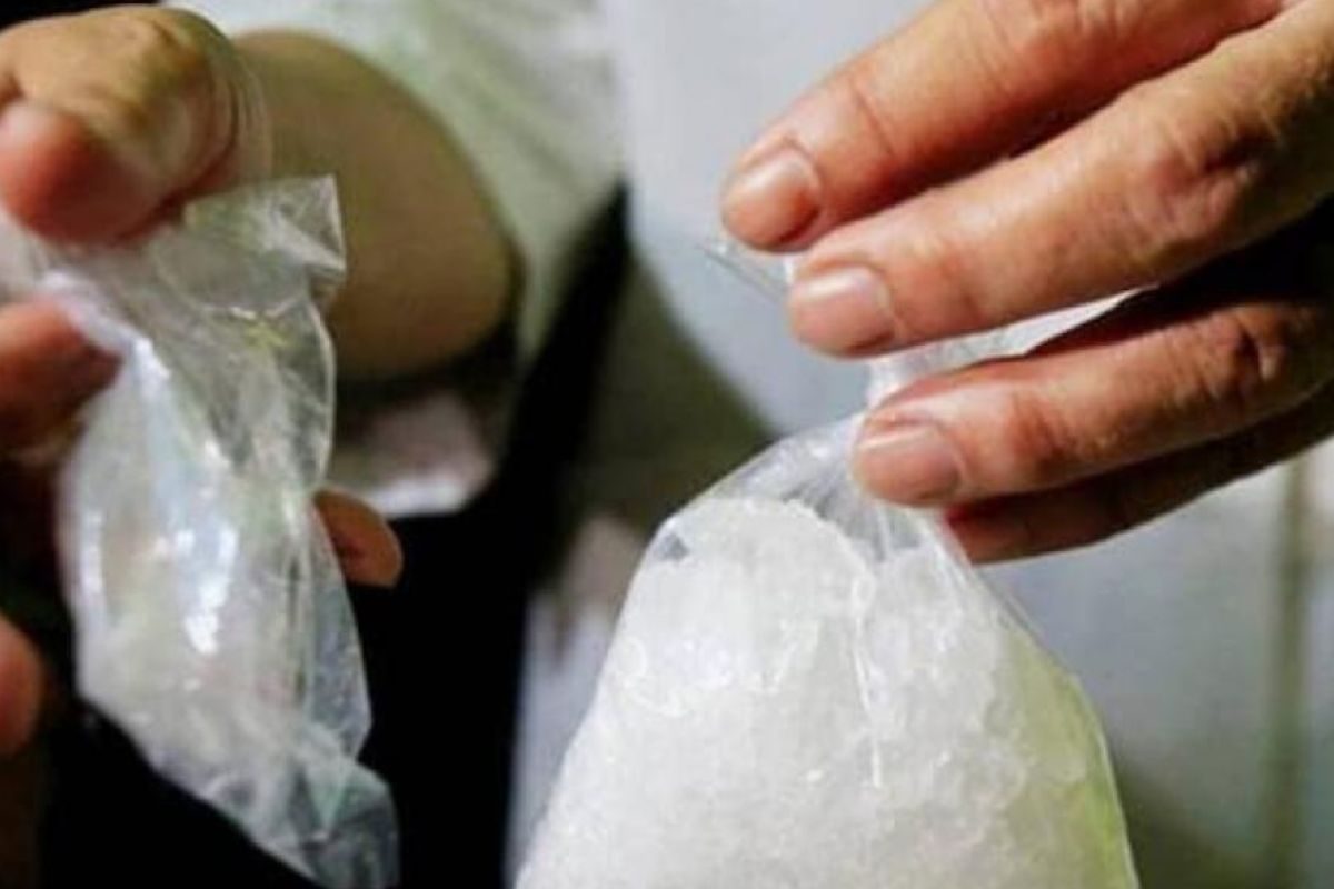 मुंबई एअरपोर्टवर पकडला! इतक्या कोटींचे हेरॉईन कॅप्सूल निघाले पोटातून; 25 तास शौचासही नव्हता गेला