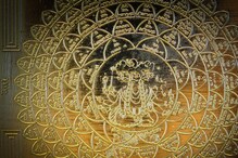 पूजेवेळी अष्टलक्ष्मी कुबेर मंत्राचा असा करा जप; पैसा, बँक बॅलन्स नेहमीच वाढेल पूजेवेळी अष्टलक्ष्मी कुबेर मंत्राचा असा करा जप; पैसा, बँक बॅलन्स नेहमीच वाढेल