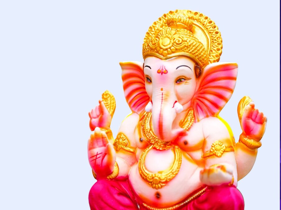 चंद्राने अतिशय लज्जित होऊन गणेशाची क्षमा मागितली व तपस्या करून त्यांना प्रसन्न करून घेतले. 