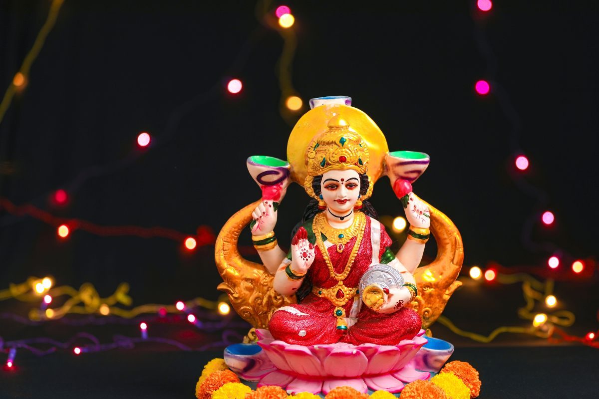 शुक्रवारचे लक्ष्मी पूजन