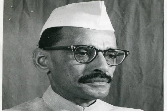 गुलझारी लाल नंदा यांना दोन वेळा काळजीवाहू पंतप्रधान बनवण्यात आले. पंडित जवाहरलाल नेहरू यांच्या निधनानंतर ते पहिल्यांदा काळजीवाहू पंतप्रधान झाले. लाल बहादूर शास्त्री यांच्या निधनानंतर त्यांना दुसऱ्यांदा काळजीवाहू पंतप्रधान बनवण्यात आले. त्यांचा दोन्ही कार्यकाळ केवळ तेवढ्याच दिवसांचा राहिला जोपर्यंत काँग्रेसने दुसऱ्या काँग्रेस नेत्याची पंतप्रधान म्हणून निवड केली नाही.