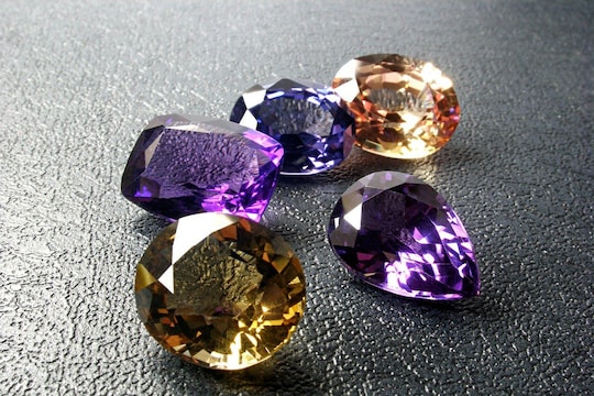 Gemstone: ही 4 रत्न धारण करण्याचे आहेत विशेष फायदे; नशीब बदलण्यास वेळ नाही लागत