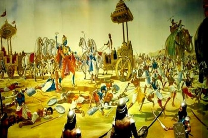 महाभारत संपल्यानंतर धृतराष्ट्राचा वंश संपला. त्याचे सर्व 100 पुत्र महाभारतात मारले गेले. युद्ध संपल्यानंतर जेव्हा भगवान श्रीकृष्ण गांधारीला भेटायला गेले तेव्हा त्या पुत्र शोकामुळे उदास होत्या. त्यांना वाटत होते की, कृष्णाला हवे असते तर तो हे सर्व थांबवू शकला असता आणि आपली मुले जगली असती. कृष्णा समोर आल्यावर त्यांना राग अनावर झाला. त्यांनी शाप दिला की, जसा माझा मुलगा राहिला नाही, त्याचप्रमाणे तुझा वंशही नष्ट होईल.
