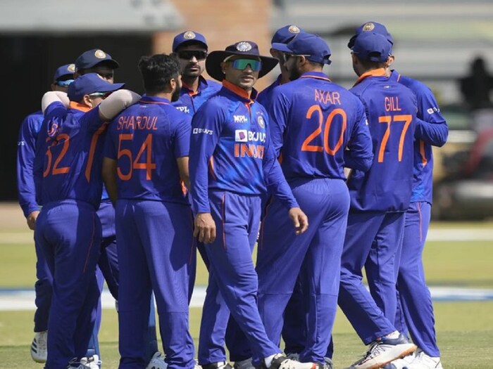टीम इंडियाने सर्वाधिक 7 वेळा आशिया कप जिंकला आहे. 5 वेळा विजेतेपद पटकावणारा श्रीलंकेचा संघ दुसऱ्या क्रमांकावर आहे. चालू हंगामातील विजेतेपद श्रीलंकेने जिंकले तरी टीम इंडियाच्या या विक्रमाची ते बरोबरी करू शकणार नाहीत. पाकिस्तानने दोनदा विजेतेपद पटकावले आहे. (भारतीय क्रिकेट संघ इन्स्टाग्राम)