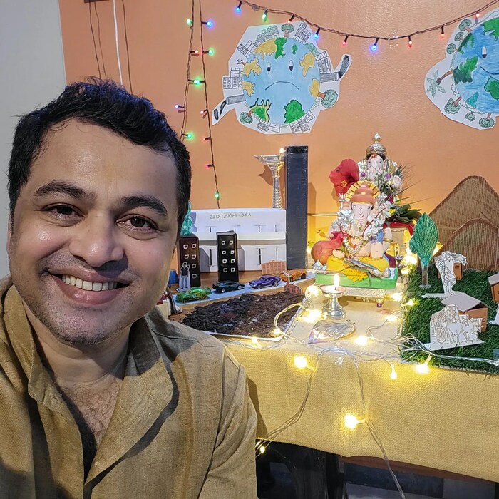 मुलांनी तयार केलेला देखावा पाहून, 'नवीन पिढीला निसर्ग जपण्याचं महत्त्व कळतंय. निसर्ग जपण्याची बुध्दी आणि शक्ती आपल्या अंगी येवो हीच गणराया चरणी प्रार्थना', असं सुबोधनं म्हटलं आहे.  