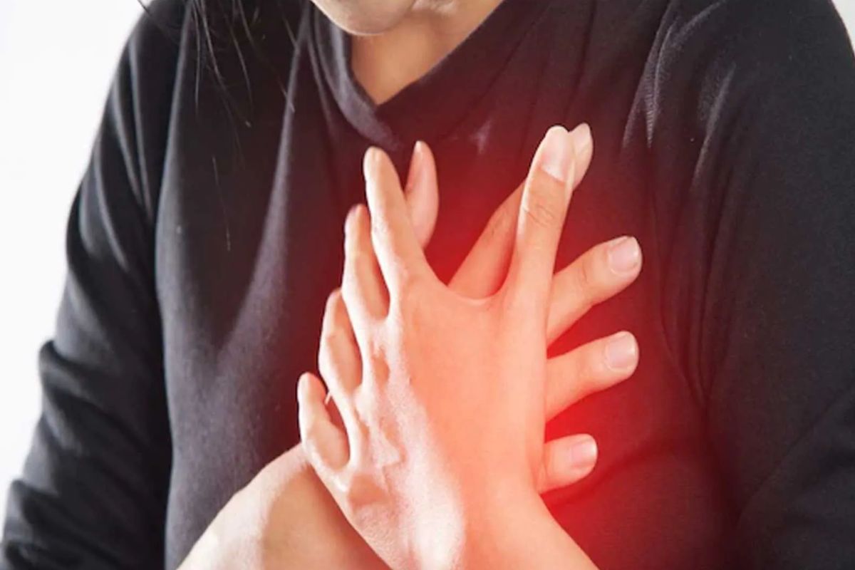 चालता-बोलता Heart Attack येत असल्यानं वाढली चिंता; कोणाच्याही जीवाला धोका, अशी घ्या काळजी