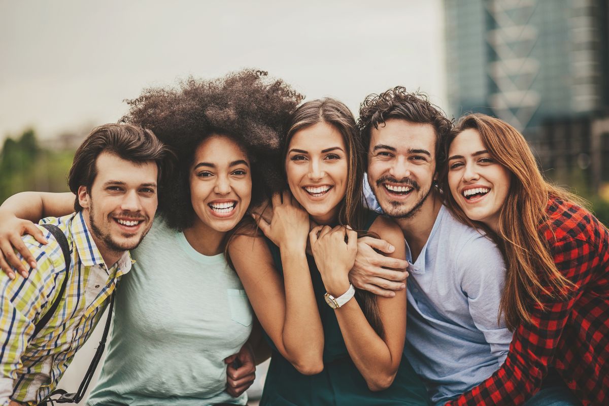 दरवर्षी ऑगस्ट महिन्याच्या पहिल्या रविवारी ‘फ्रेंडशिप डे’ साजरा केला जातो.