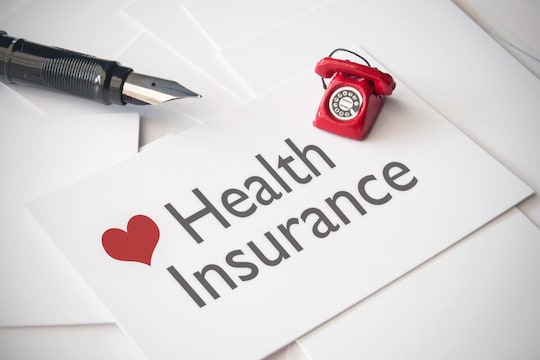 Health Insurance घेताना या गोष्टी नक्की तपासा, नाहीतर पॉलिसी असून मिळणार नाही पैसे