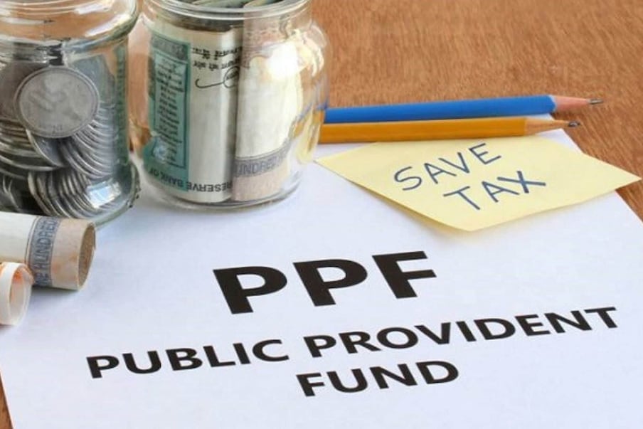 PPF-  गुंतवणुकीचा आणखी एक चांगला पर्याय म्हणजे सार्वजनिक भविष्य निर्वाह निधी (PPF). हे तुम्हाला निश्चित परतावा देते. तसेच येथे तुम्हाला कर लाभ मिळतात. पीपीएफमध्ये मॅच्युरिटीवर तुम्हाला जी काही रक्कम मिळेल ती पूर्णपणे करमुक्त असेल.