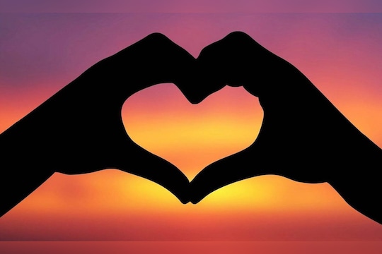 Friendship or Love : ‘असं’ ओळखा तुम्ही मैत्रीत आहात की प्रेमात?