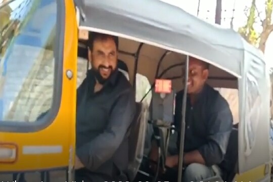 खासदार इम्तियाज जलील यांनी चालवली कार्यकर्त्याची रिक्षा, पाहा VIDEO