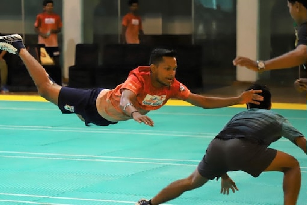 मुंबई खिलाडीज टीमकडं सर्वांचं लक्ष आहे.