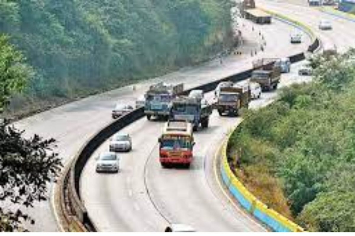 मुंबई-पुणे एक्स्प्रेस मार्गावर उद्या 2 तासांचा ट्रॅफिक ब्लॉक; प्रवासादरम्यान होणार मोठा बदल