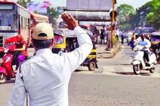 Ganesh Chaturthi 2022:  पुणेकरांनो आज घराबाहेर पडण्यापूर्वी 'ही' बातमी वाचा, वाहतुकीमध्ये आहेत मोठे बदल