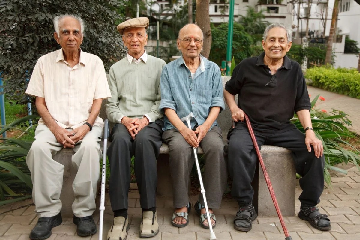 Senior Citizens Facilities: जेष्ठ नागरिकांना देशात विविध सुविधा मिळतात, तुम्हाला याबाबत माहिती आहे का?