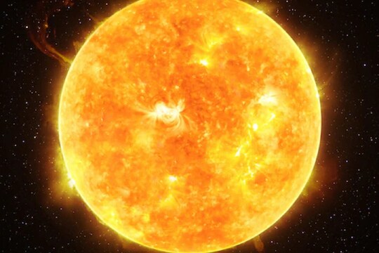 Solar Storm: पृथ्वीवर आज सौर वादळ धडकणार? वीज, मोबाईल नेटवर्क ठप्प होण्याची शक्यता