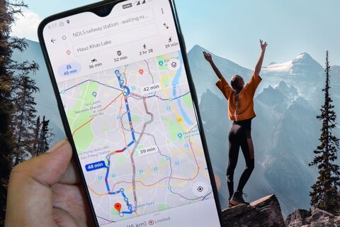 कुठे फिरतेय तुमची जवळची व्यक्ती? व्हॉट्सअ‍ॅपच्या मदतीनं शोधा Live Location