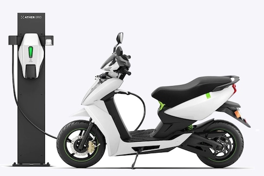 Top 5 Electric Scooters in India: काय सांगता! 70 हजारांपेक्षाही कमी किंमतीत मिळतात ‘या’ 5 ई-स्कूटर्स, 122 किमींची तगडी ड्रायव्हिंग रेंज