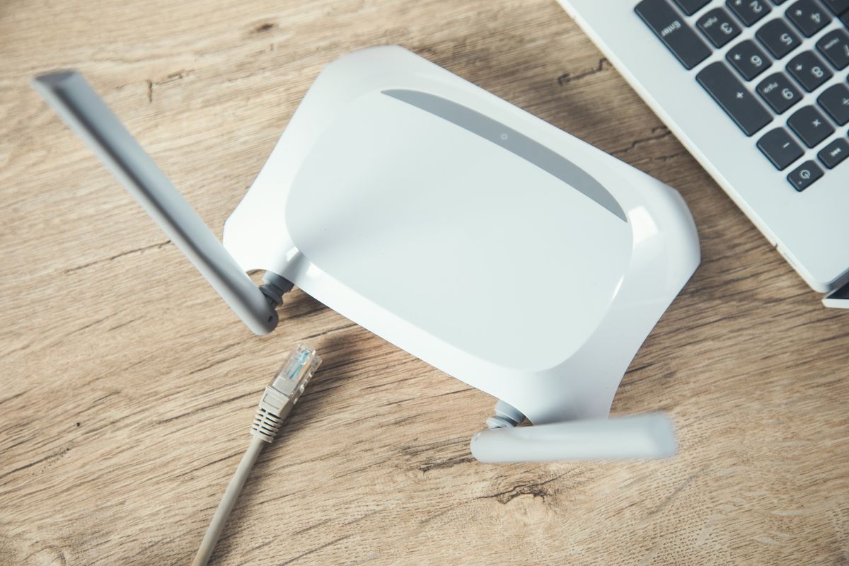 Internet Connectivity: आता दिवसभर घ्या हाय स्पीड इंटरनेटचा आनंद, ‘या’ कंपनीनं आणला खास प्लॅन