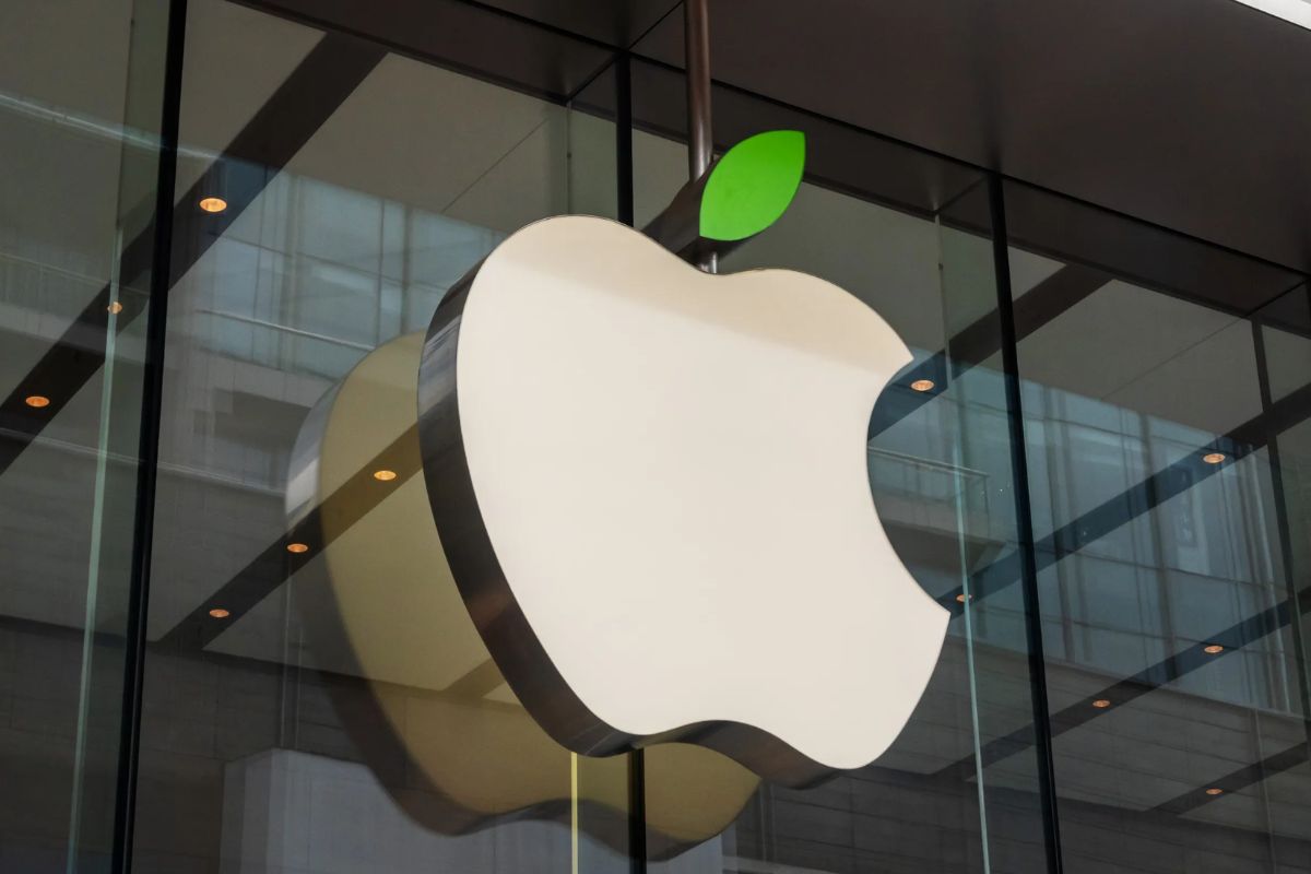 सावधान! iPhone, iPad किंवा Mac वापरत असाल तर त्वरित करा 'हे' काम, अॅपलनं दिला हा इशारा