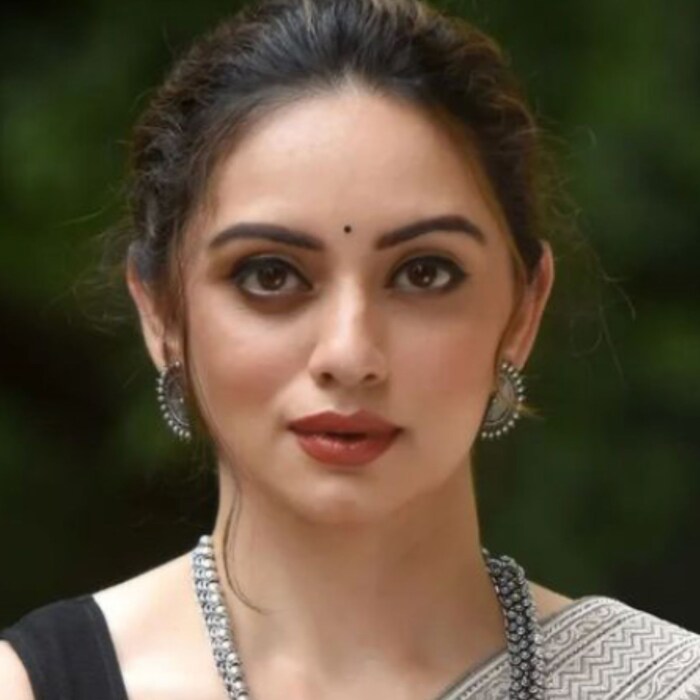 आता झी मराठीवरील एका नव्या मालिकेची निर्मिती करताना श्रुती दिसून येणार आहे. 