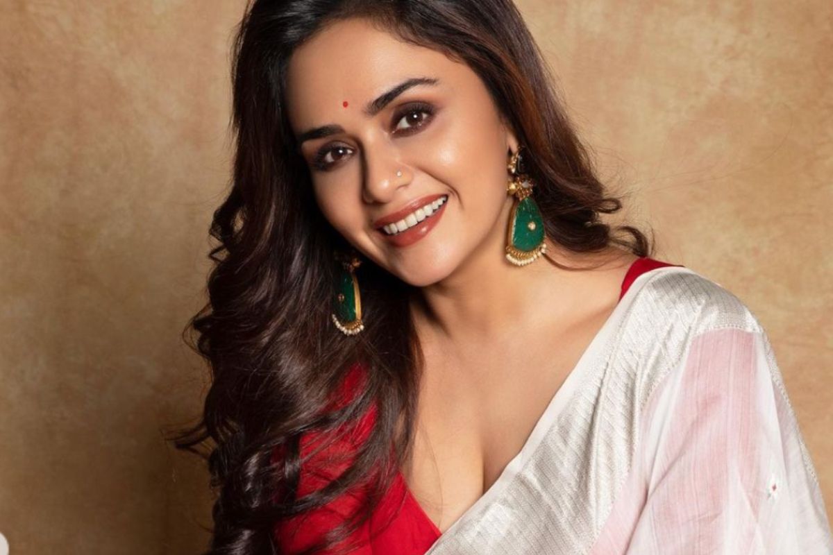 Amruta Khanvilkar