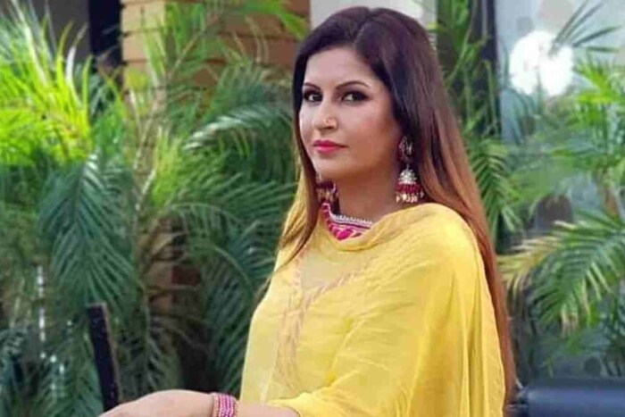 भाजपने त्यांना हिसार जिल्ह्यातील आदमपूर विधानसभा मतदारसंघातून उमेदवारी दिली होती, मात्र त्या निवडणुकीत पराभूत झाल्या. 