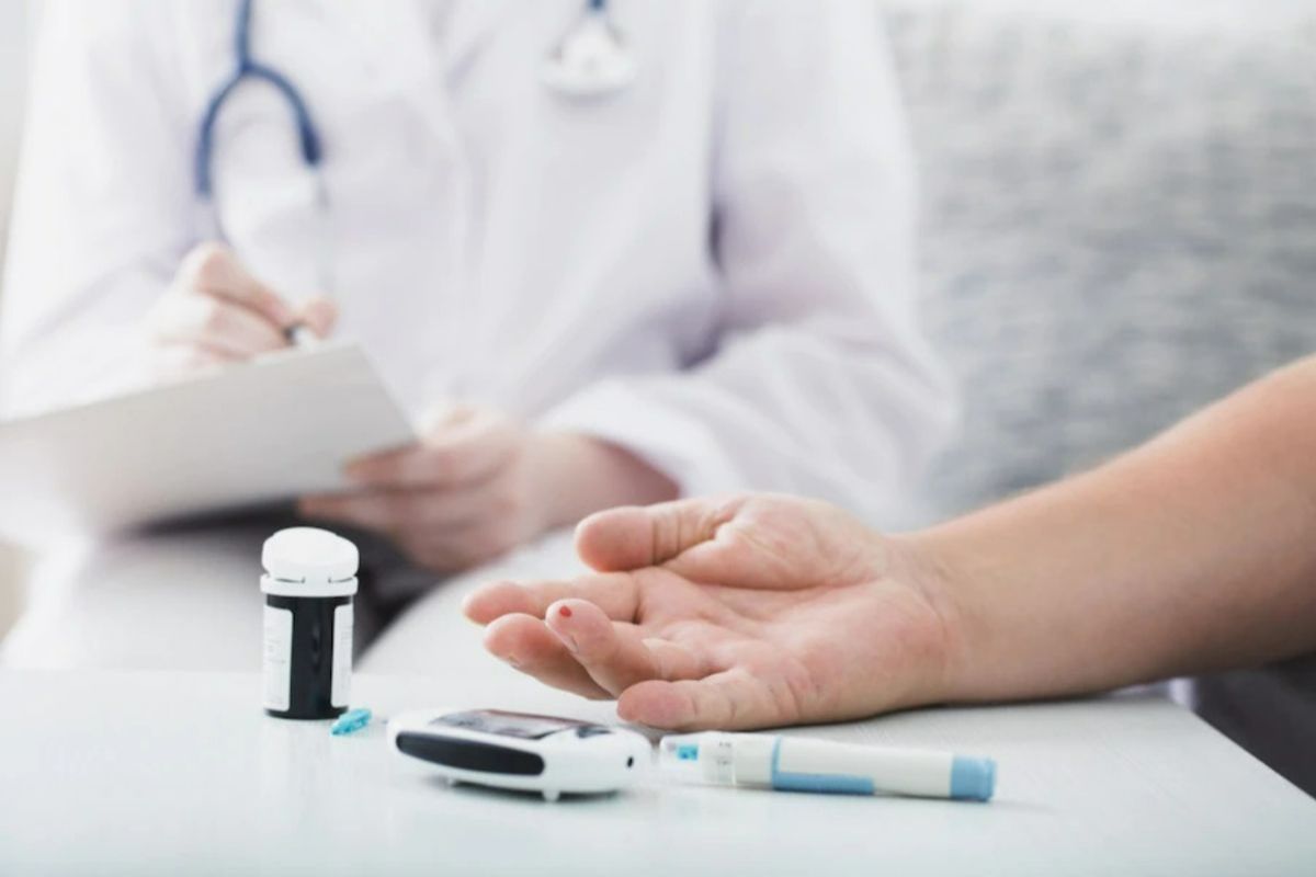 Detox Drinks : 'ही' आहेत डायबेटिस पेशंटसाठी उपयुक्त डिटॉक्स ड्रिंक्स, रक्तातील साखर नियंत्रित करण्यास फायदेशीर