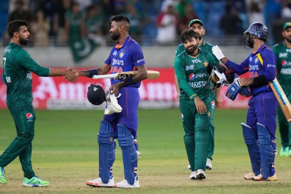 भारत आणि पाक संघातले खेळाडू