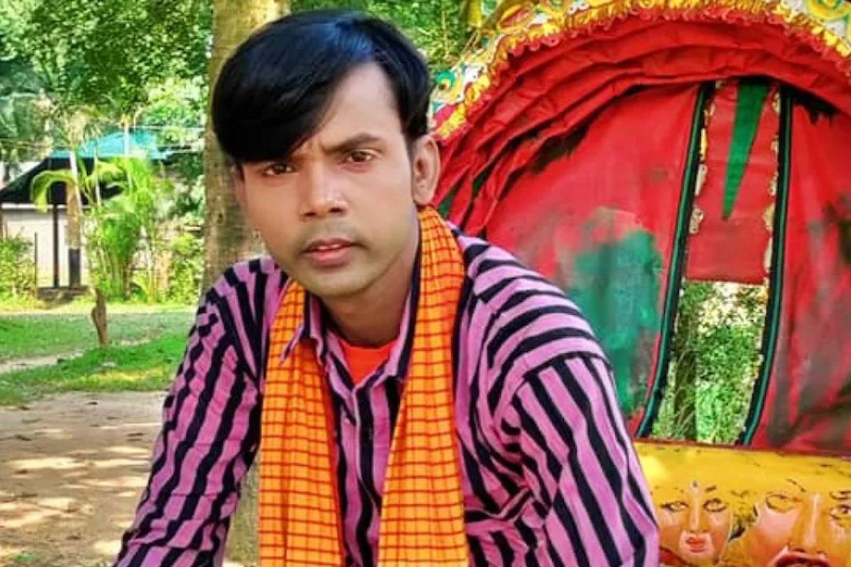 'खूप वाईट गातोस'; म्हणत पोलिसांनी सोशल मीडिया स्टारला केलं पोलीस स्टेशनमध्ये बंद