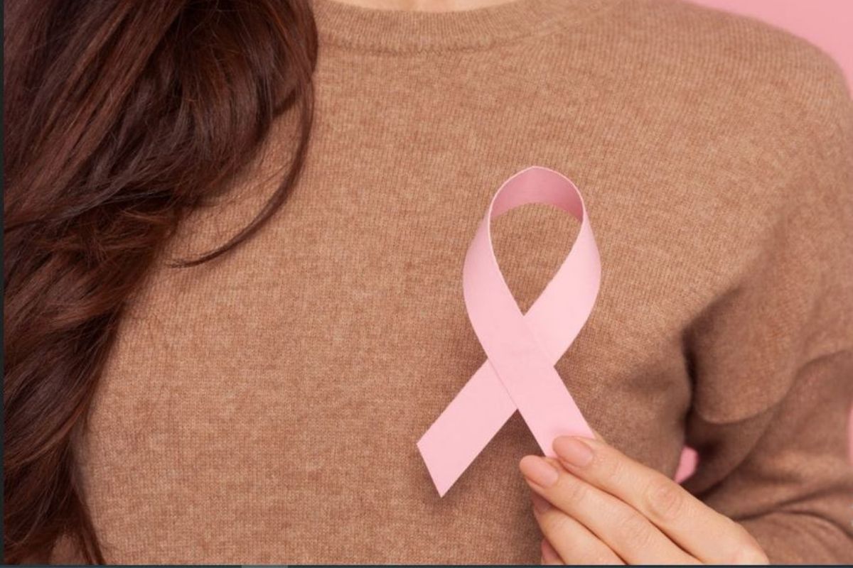 Breast Cancer: ब्रा वापरल्याने होतो ब्रेस्ट कॅन्सर? वाचा काय सांगतात तज्ञ