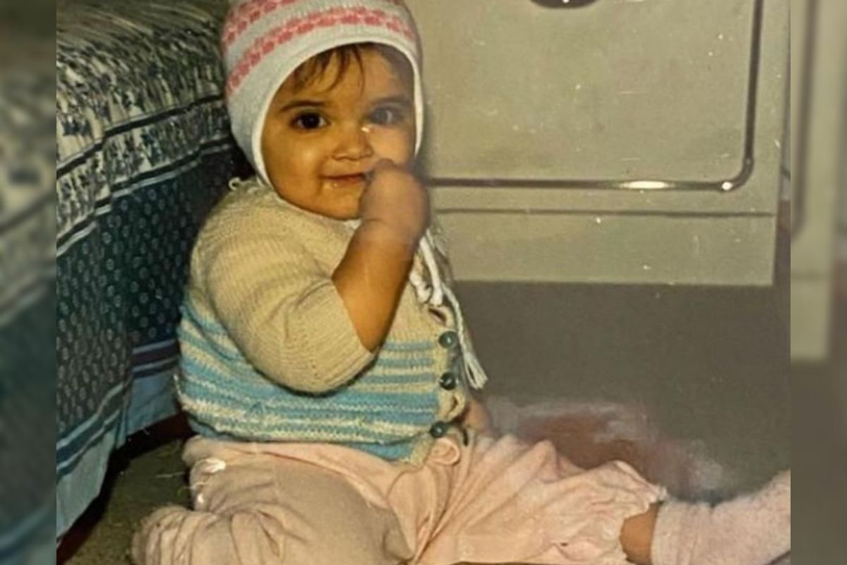 Bollywood Throwback: चॅलेंज! ओळखा पाहू फोटोतील गोंडस मुलीला; आज बॉलिवूडवर करतेय राज्य