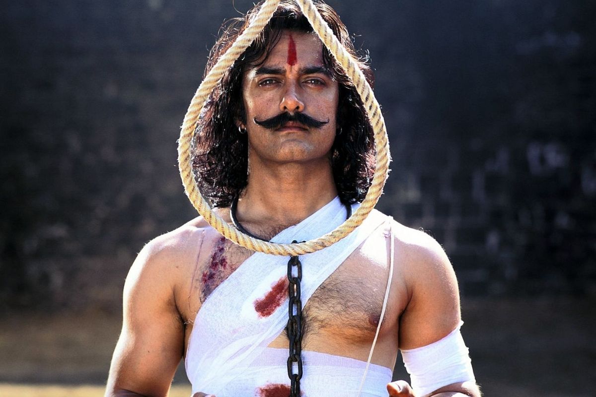 आमिर खान या अभिनेत्याच्या देशभक्तीवर सर्व स्तरातून संशय घेतला जात असताना मात्र त्याने पहिले क्रांतिकारक मंगल पांडे यांची साकारलेली भूमिका विसरता येण्यासारखी नाही. 