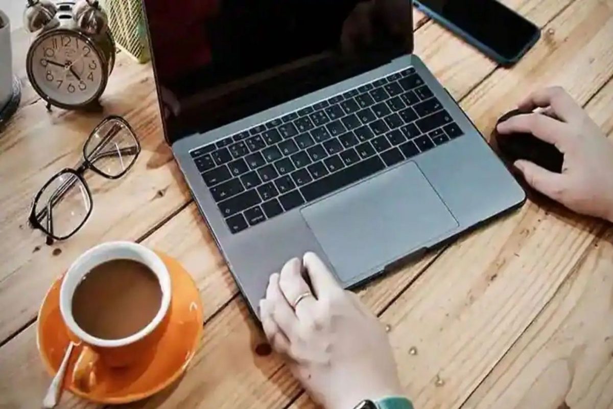 वर्क फ्रॉम होममुळे पॉर्न पाहण्याचं वाढलं व्यसन; वेळ वाचला मात्र मानसिक आरोग्य धोक्यात