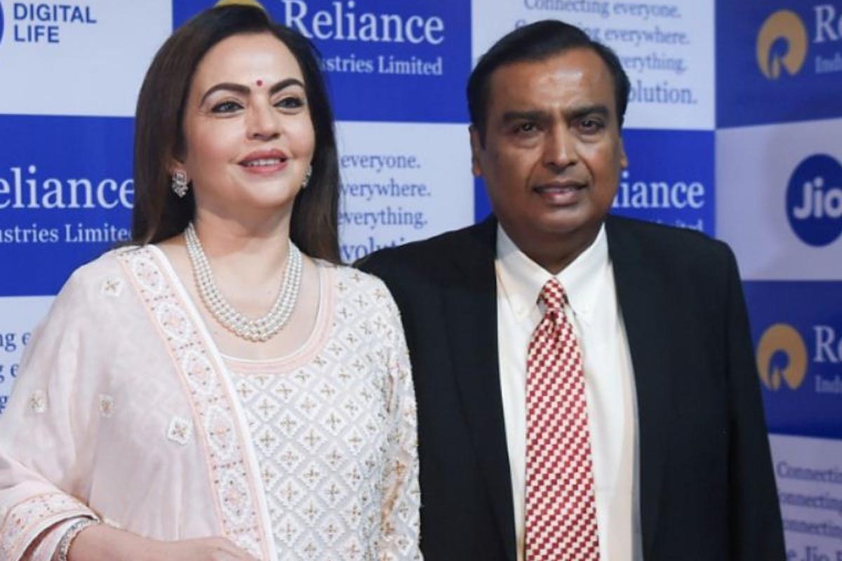 प्रसिद्ध उद्योगपती आणि रिलायन्स उद्योग समुहाचे अध्यक्ष मुकेश अंबानी यांना पुन्हा एकदा धमकी देण्यात आली आहे.