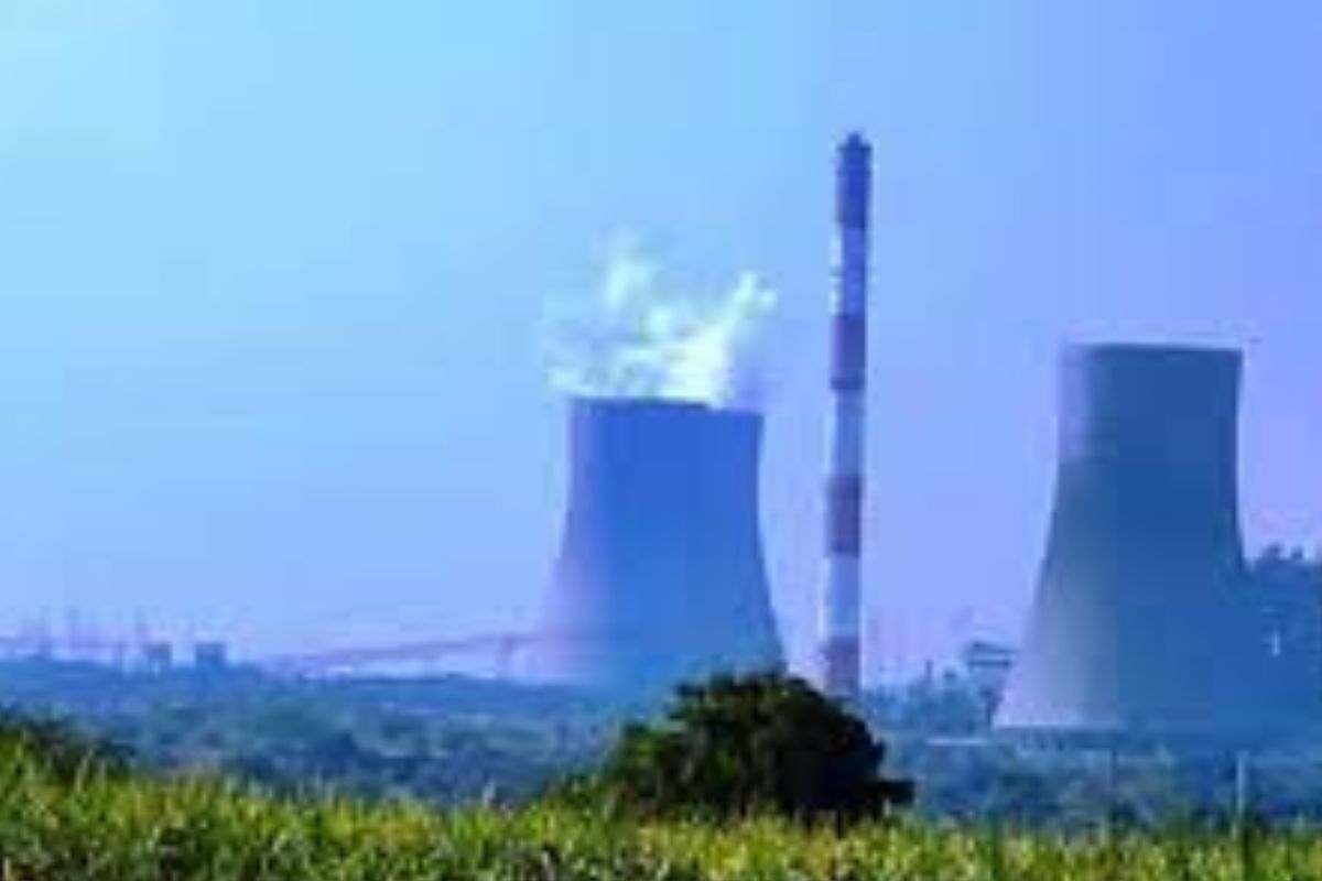 अतिसंवेदनाशील असलेल्या परळी औष्णिक वीज निर्मिती केंद्राच्या परिसरात राख माफियांकडून राखेचा उपसा केला जातो