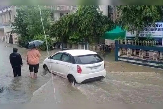 Bhandara Rain Update : भंडाऱ्यात वैनगंगा नदीचे रौद्ररुप, 25 गावांचा संपर्क तुटला, 82 मार्ग बंद