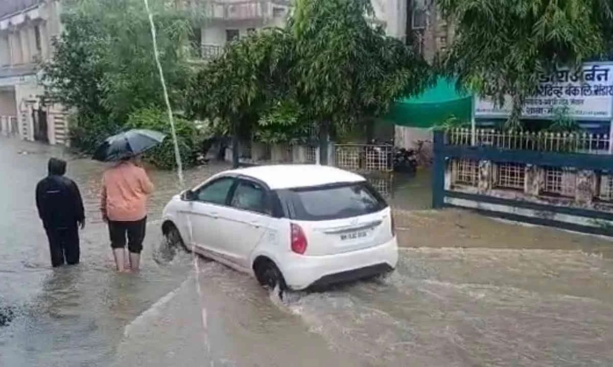 Bhandara Rain Update : भंडाऱ्यात वैनगंगा नदीचे रौद्ररुप, 25 गावांचा संपर्क तुटला, 82 मार्ग बंद
