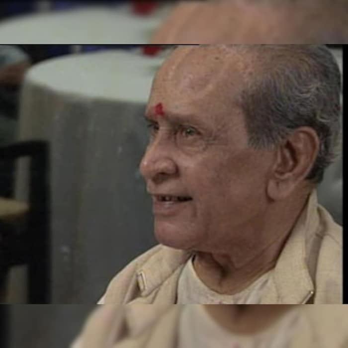 भीमसेन जोशी - कला क्षेत्राक पंडित भीमसेन जोशी यांनाही देशातील सर्वोच्च नागरी पुरस्कार भारतरत्नने सन्मानित करण्यात आले होते. महाराष्ट्राराने देशाला दिलेले हे रत्न लोकप्रिय हिंदुस्थानी शास्त्रीय गायक होते. त्यांना कलाविश्वातील विविध पुरस्कार मिळाले होते. पद्मभूषण, पद्मविभूषण हे पुरस्कारही त्यांना मिळाले होते. 