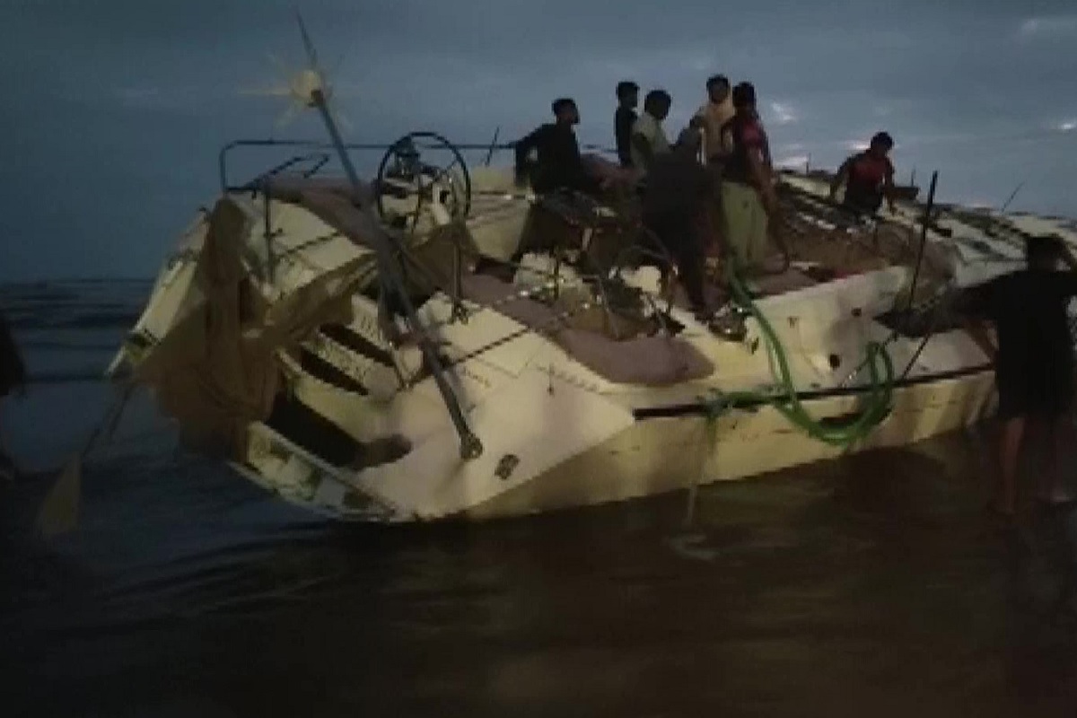 AK47 नंतर रायगडमधील बोटीत आणखी नवी शस्त्र सापडली; ATS कडून मोठी माहिती